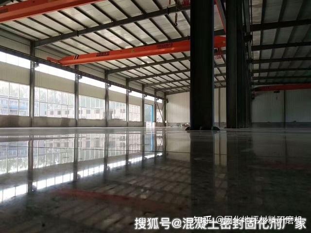 無塵車間地面都是這么造出來的，搞裝修的你認識這種材料嗎