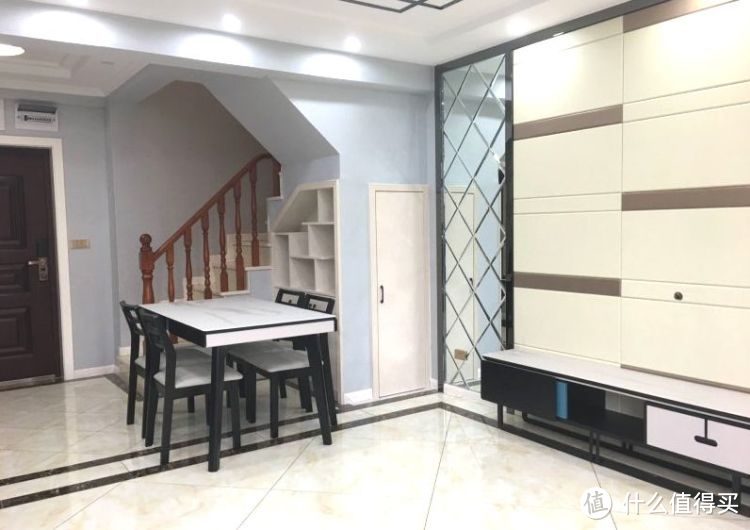 買不起別墅可以看看躍層，128㎡三室兩廳大躍層，堪稱空中別墅