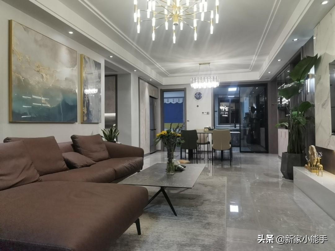 133平新房，裝修花了42萬，全屋輕奢又大氣，一家人幸福入住