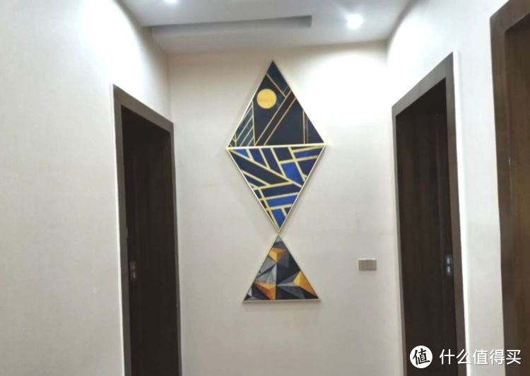 136㎡錯層大四房，優雅的新中式裝修，衣柜里面裝廁所，誰見過？
